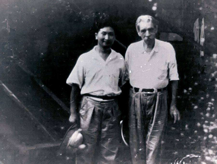 알베르트 슈바이처 박사와 나란히 선 이일선 목사